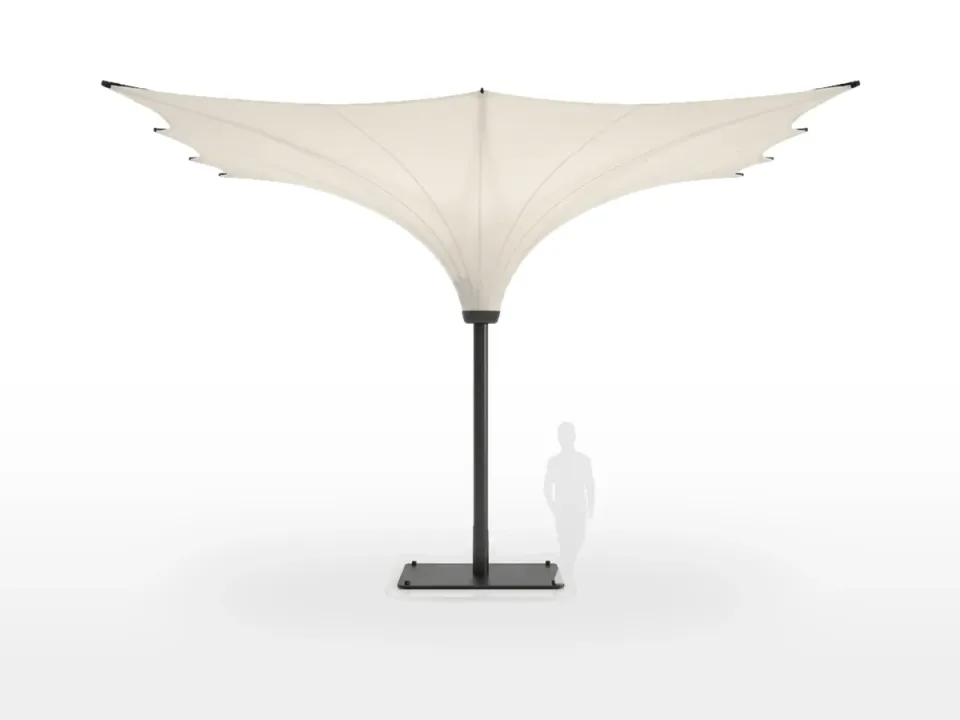 Geöffneter IPOMEA Pro, Trichterschirm mit weißer GFK-Säule im Studio